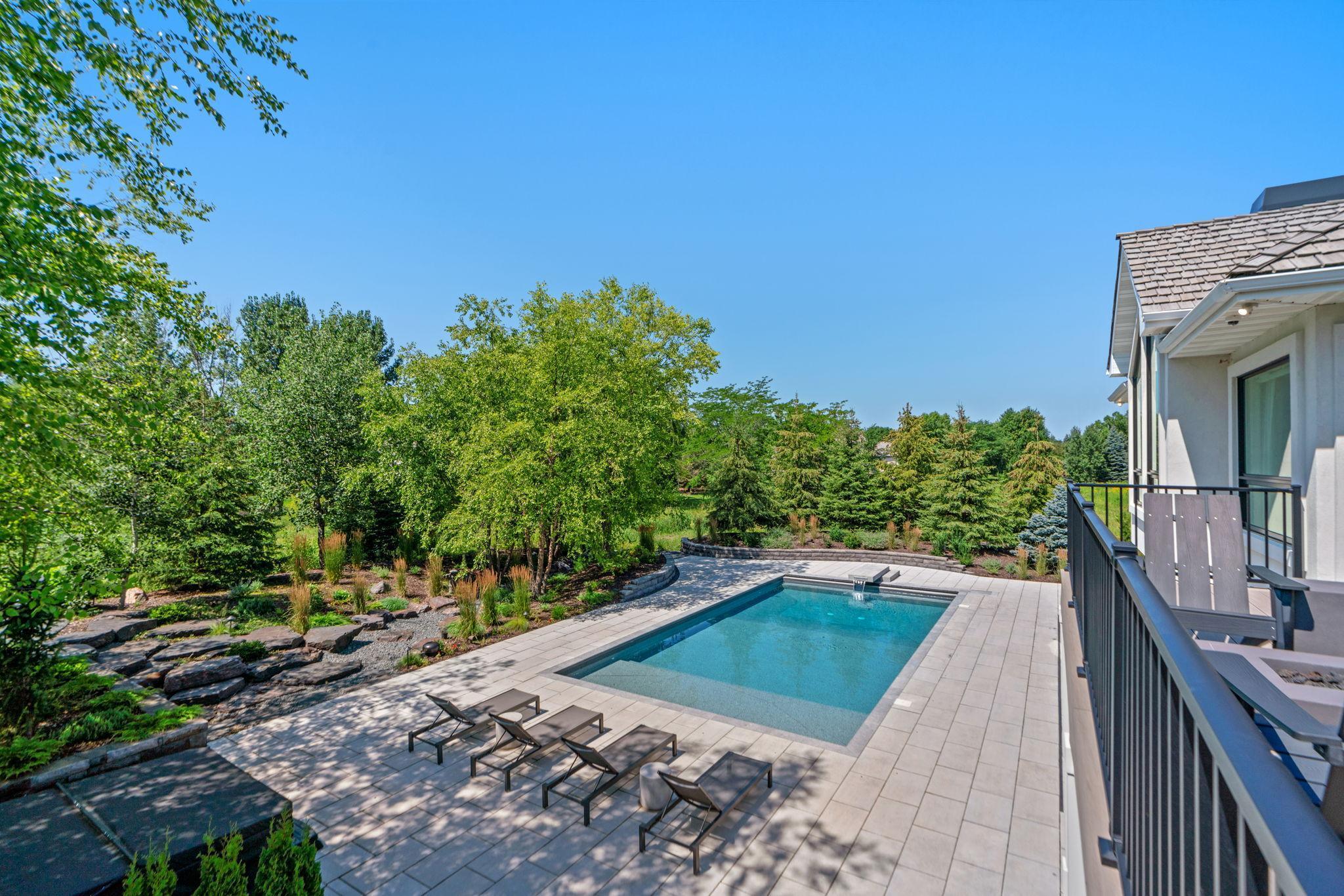 25-web-or-mls-2725 Cabaline Trl-25.jpg