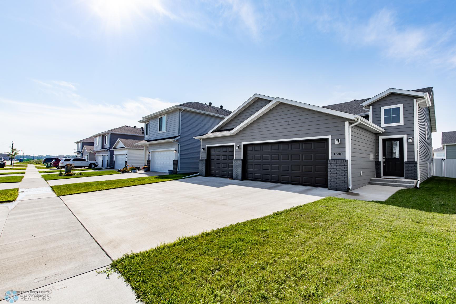 Spacious Driveway