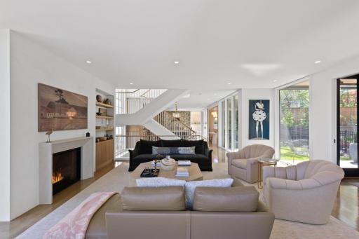 2847 E Lake Of The Isles Parkway, Minneapolis, MN 55408