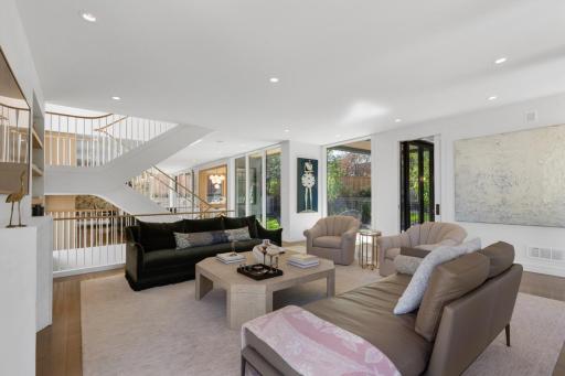 2847 E Lake Of The Isles Parkway, Minneapolis, MN 55408