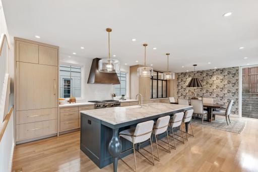 2847 E Lake Of The Isles Parkway, Minneapolis, MN 55408