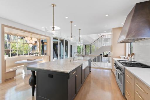 2847 E Lake Of The Isles Parkway, Minneapolis, MN 55408