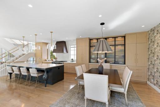 2847 E Lake Of The Isles Parkway, Minneapolis, MN 55408