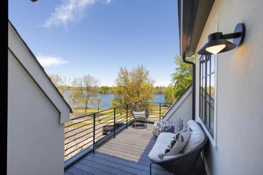 2847 E Lake Of The Isles Parkway, Minneapolis, MN 55408