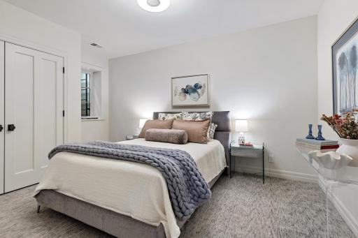 2847 E Lake Of The Isles Parkway, Minneapolis, MN 55408