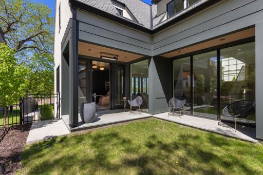 2847 E Lake Of The Isles Parkway, Minneapolis, MN 55408