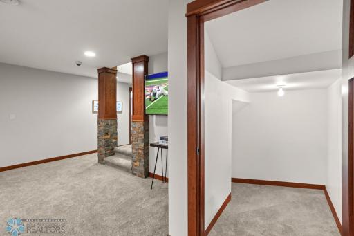 73 35th Avenue E, West Fargo, ND 58078