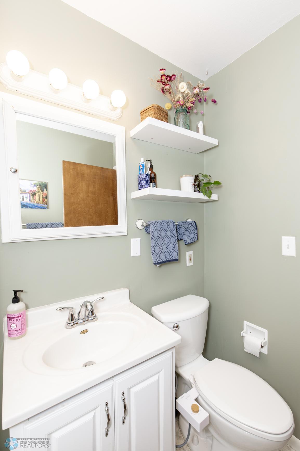 Bathroom 1 - Full