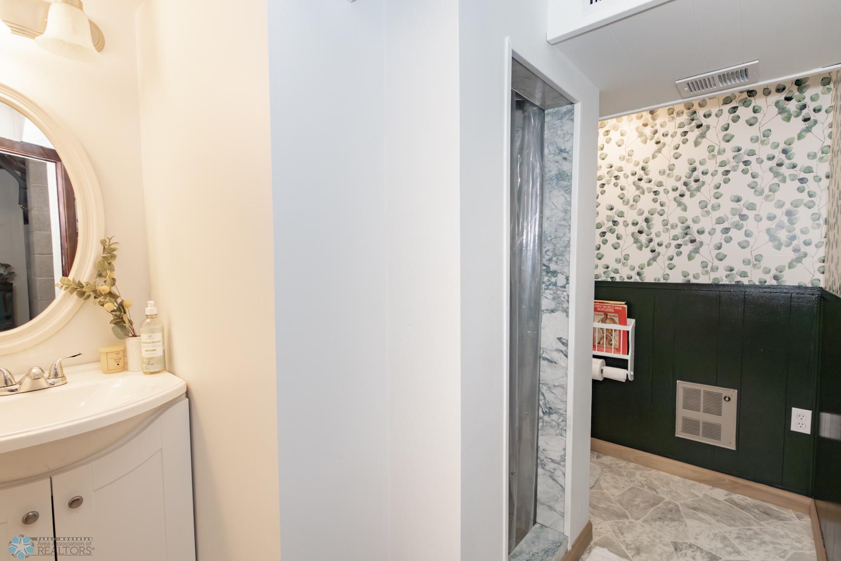 Bathroom 2 - 3/4