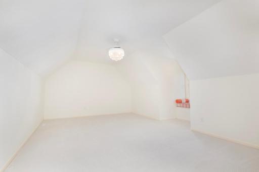 2204 Huntington Point Road E, Wayzata, MN 55391