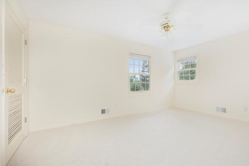 2204 Huntington Point Road E, Wayzata, MN 55391