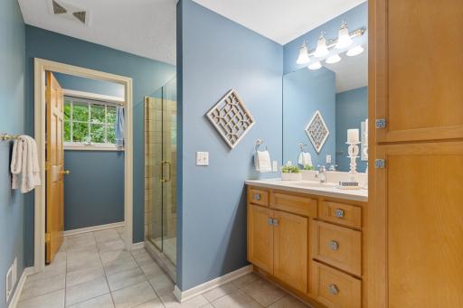 2204 Huntington Point Road E, Wayzata, MN 55391