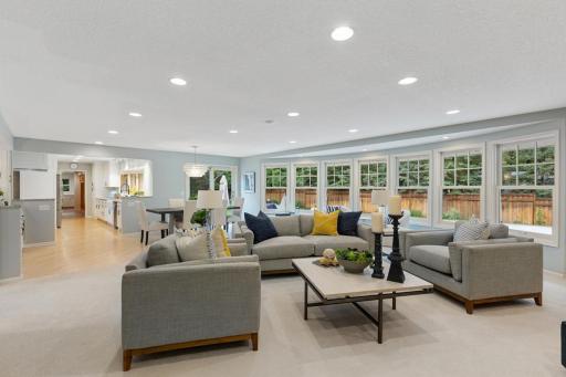 2204 Huntington Point Road E, Wayzata, MN 55391