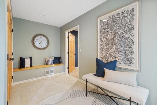 2204 Huntington Point Road E, Wayzata, MN 55391