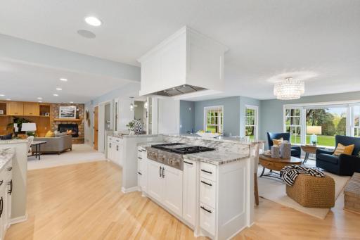 2204 Huntington Point Road E, Wayzata, MN 55391