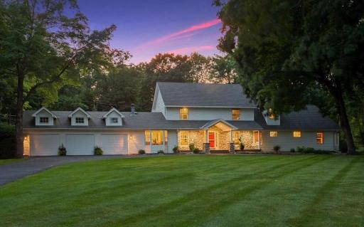 2204 Huntington Point Road E, Wayzata, MN 55391
