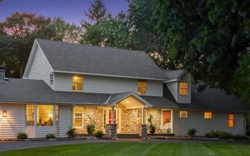 2204 Huntington Point Road E, Wayzata, MN 55391