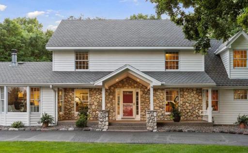 2204 Huntington Point Road E, Wayzata, MN 55391