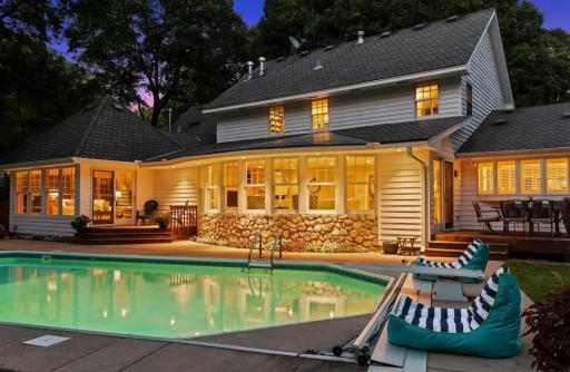 2204 Huntington Point Road E, Wayzata, MN 55391