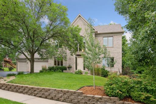 2266 Stone Creek Drive, Chanhassen, MN 55317