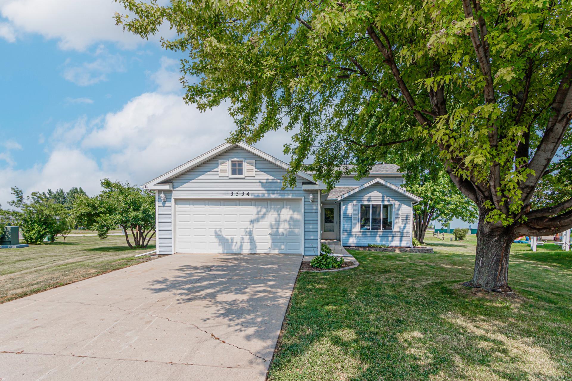 3534VillageGreenLn_47322_1.jpg