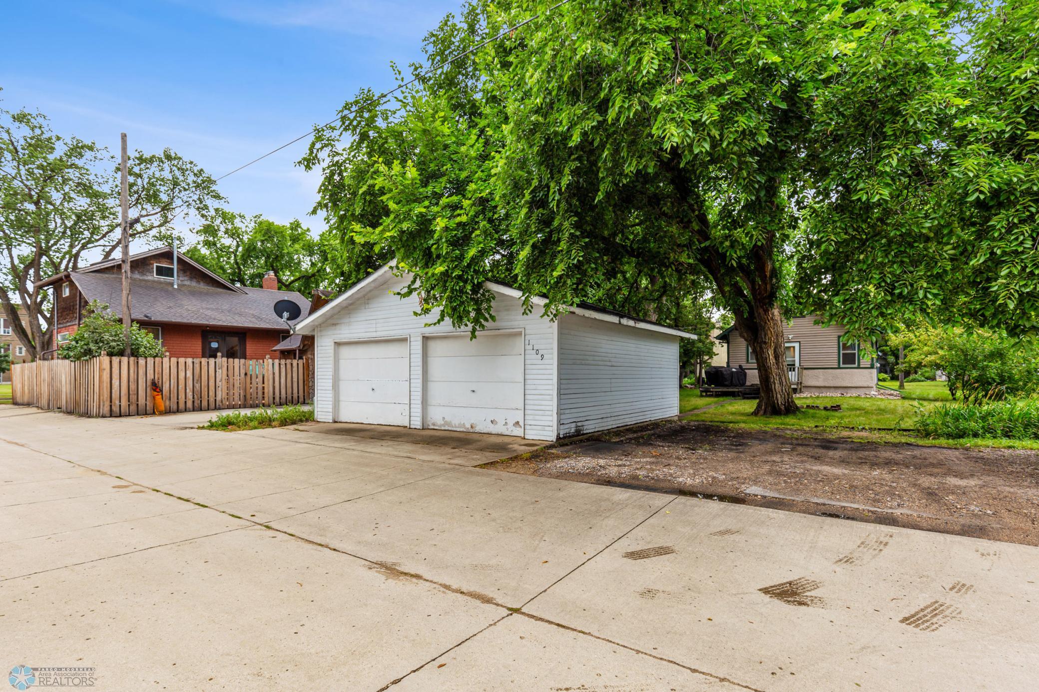 Detached Garage with 2 additional parking spaces