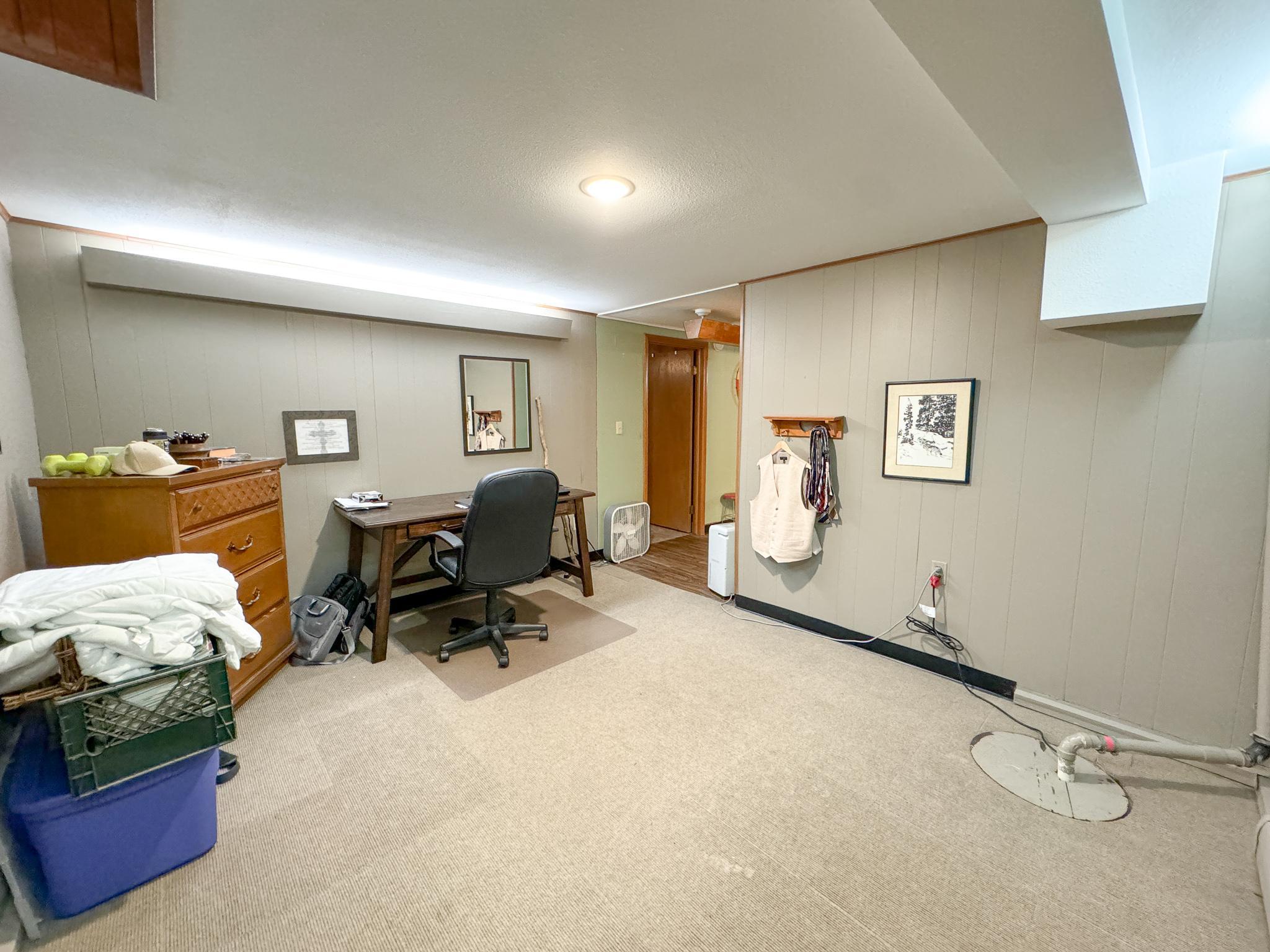 Office 1.jpg
