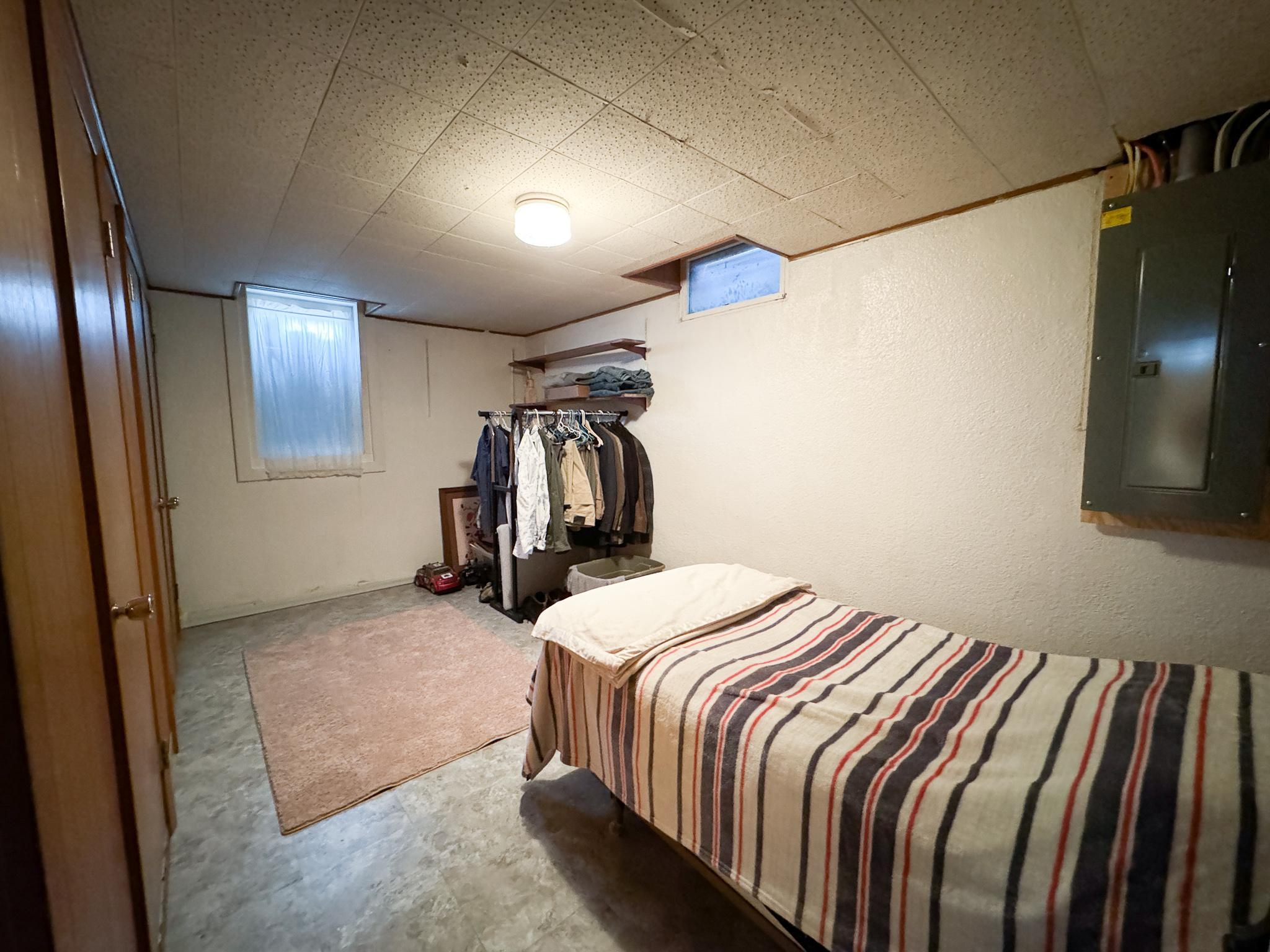 Downstairs Bedroom.jpg
