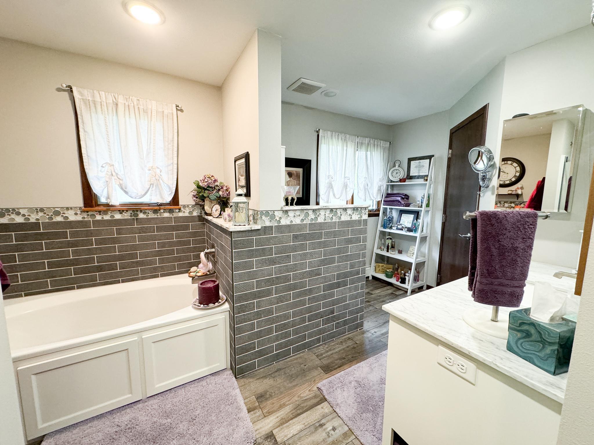 Primary Bathroom 1.jpg