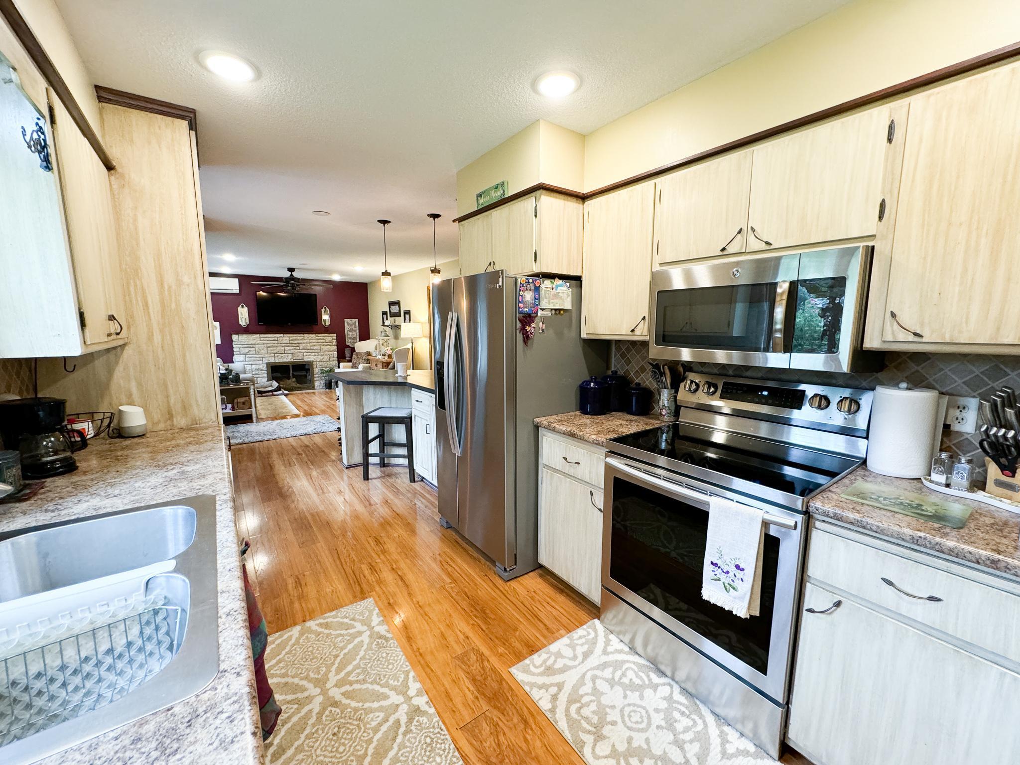 Kitchen 1.jpg