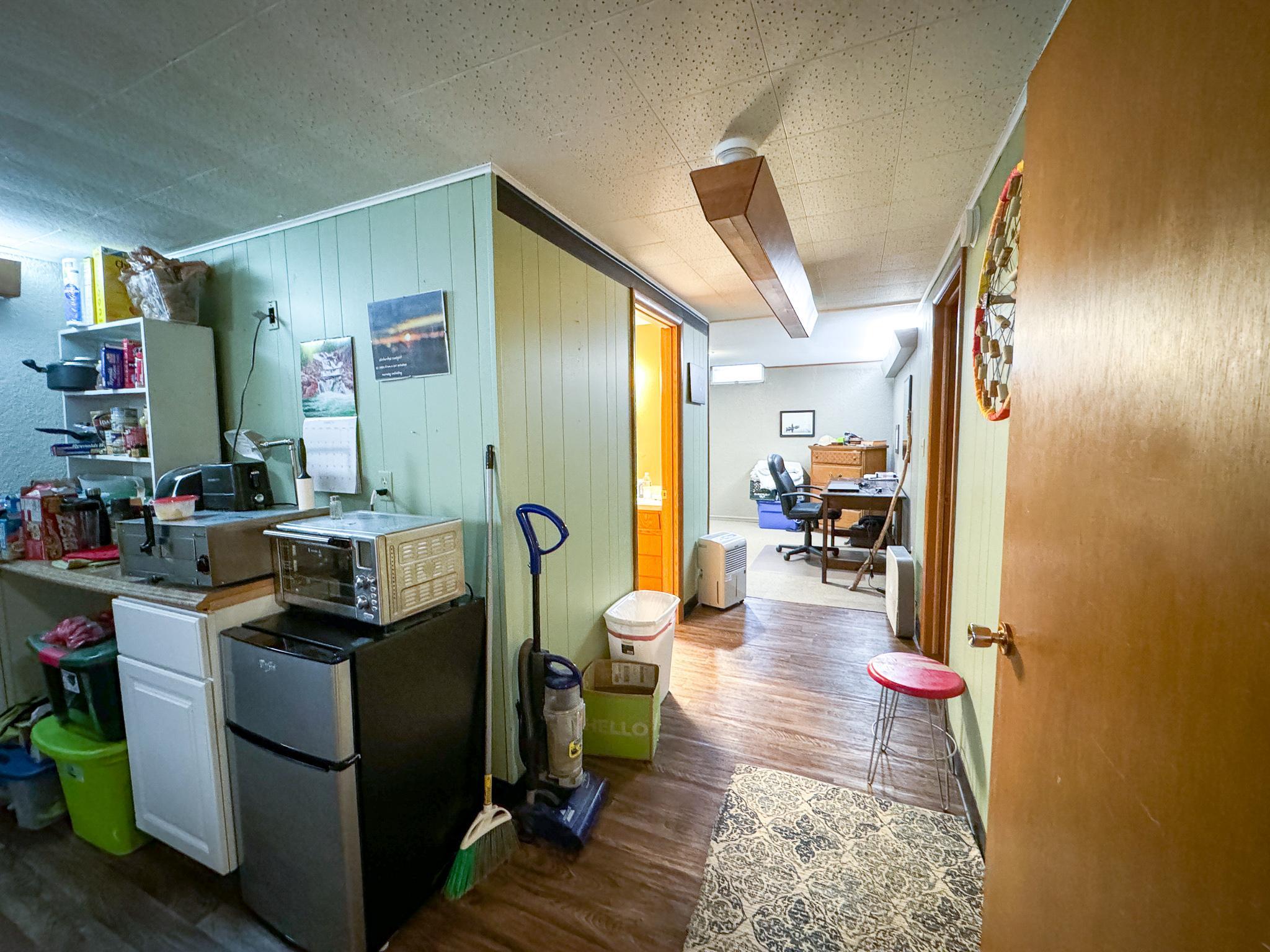 Hallway.jpg