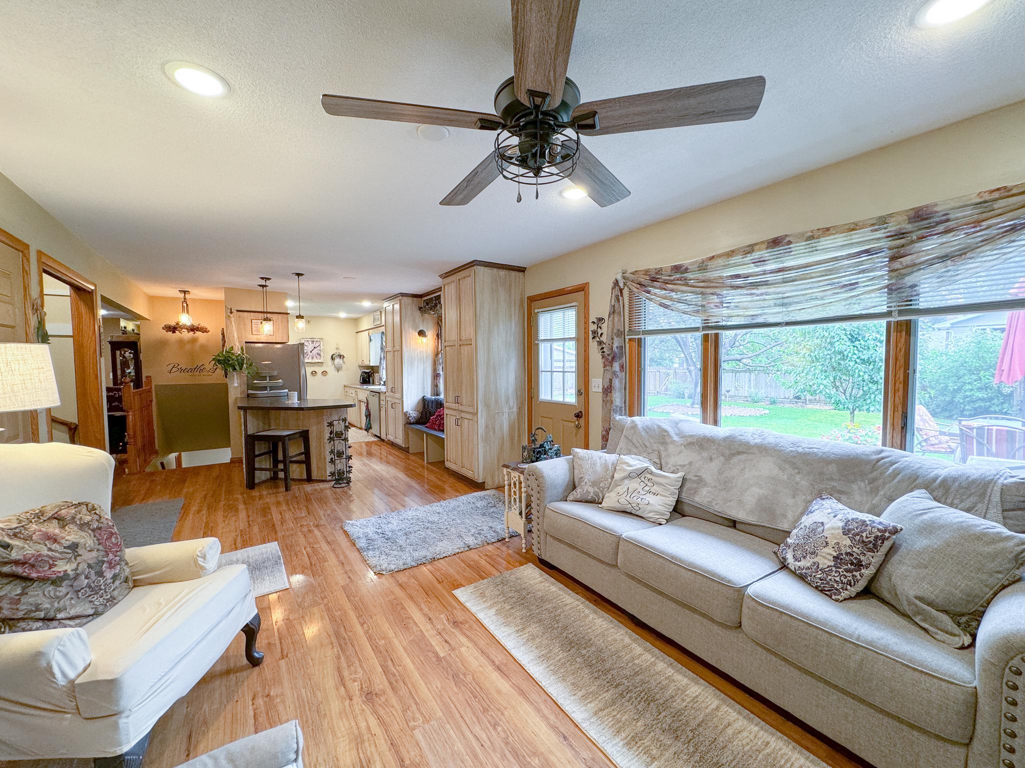 Living Room 1.jpg
