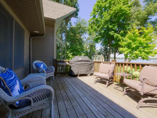 Beautiful views of the lake from this large deck.jpg