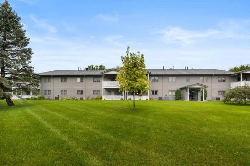 3175 Village Trail, 203, Hastings, MN 55033