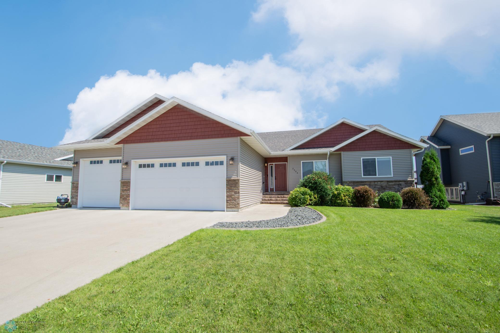 Beautiful Curb Appeal! Well-Maintained Yard!!