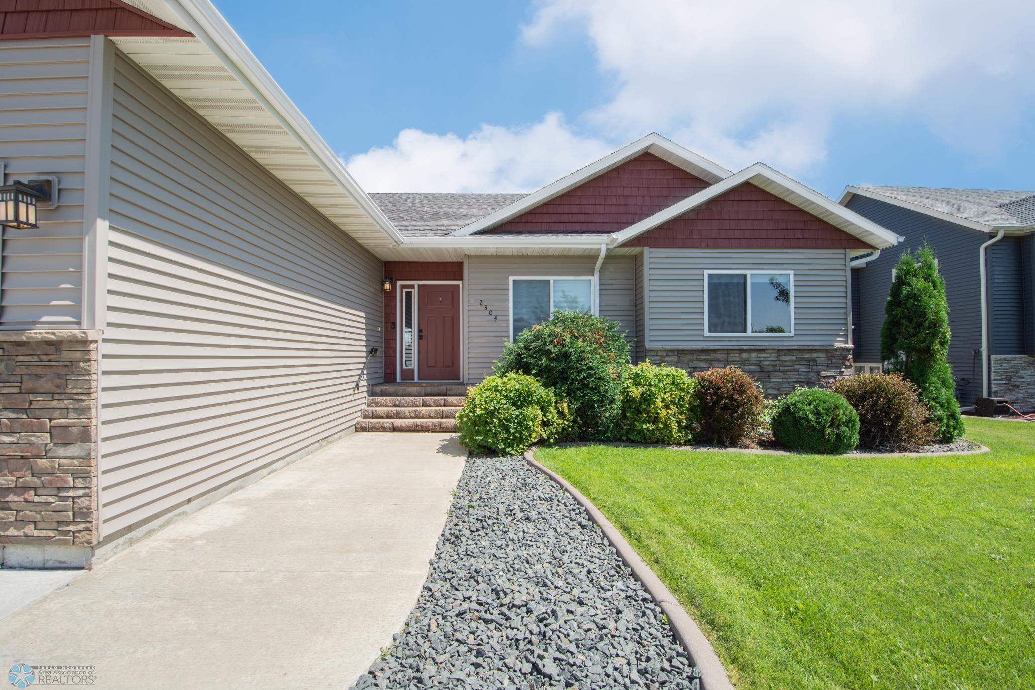 Front Entry w/Concrete Curb Edging