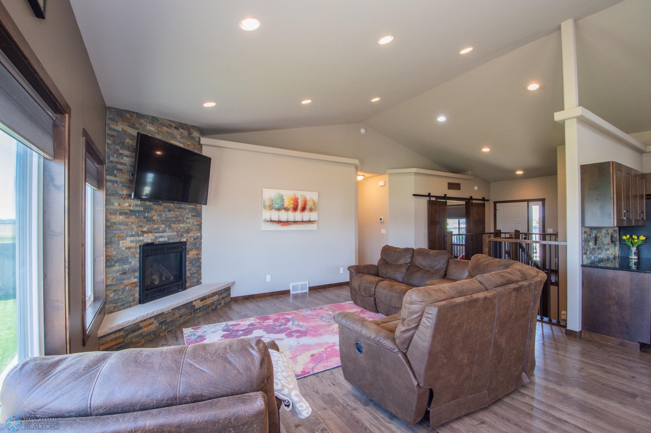 Vaulted Ceilings with recessing lighting