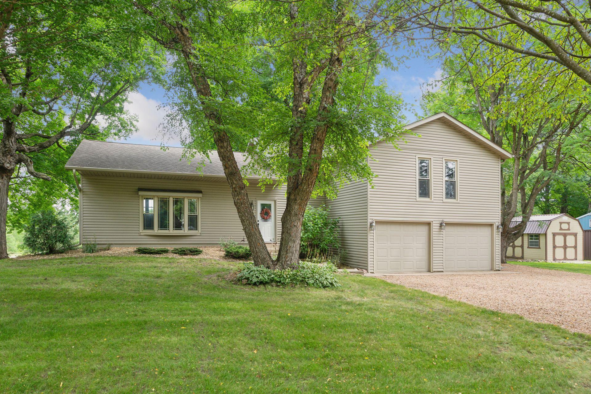 32045 Sanborn Drive, Montgomery, MN 56069