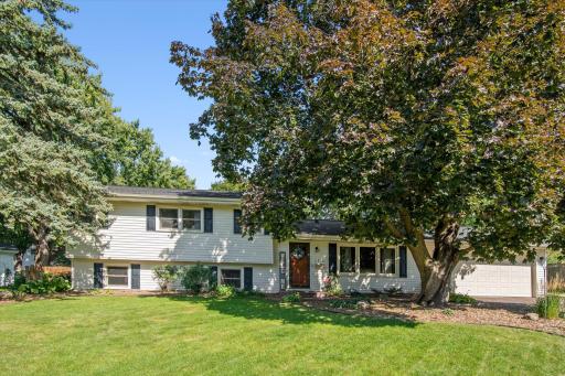 2360 Decatur Avenue N, Minneapolis, MN 55427