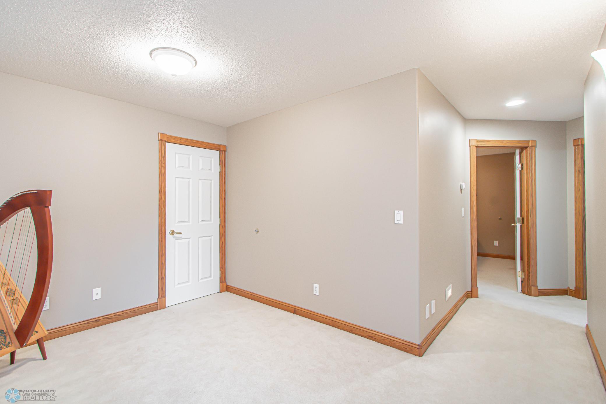 Upper_Hallway_1.jpg