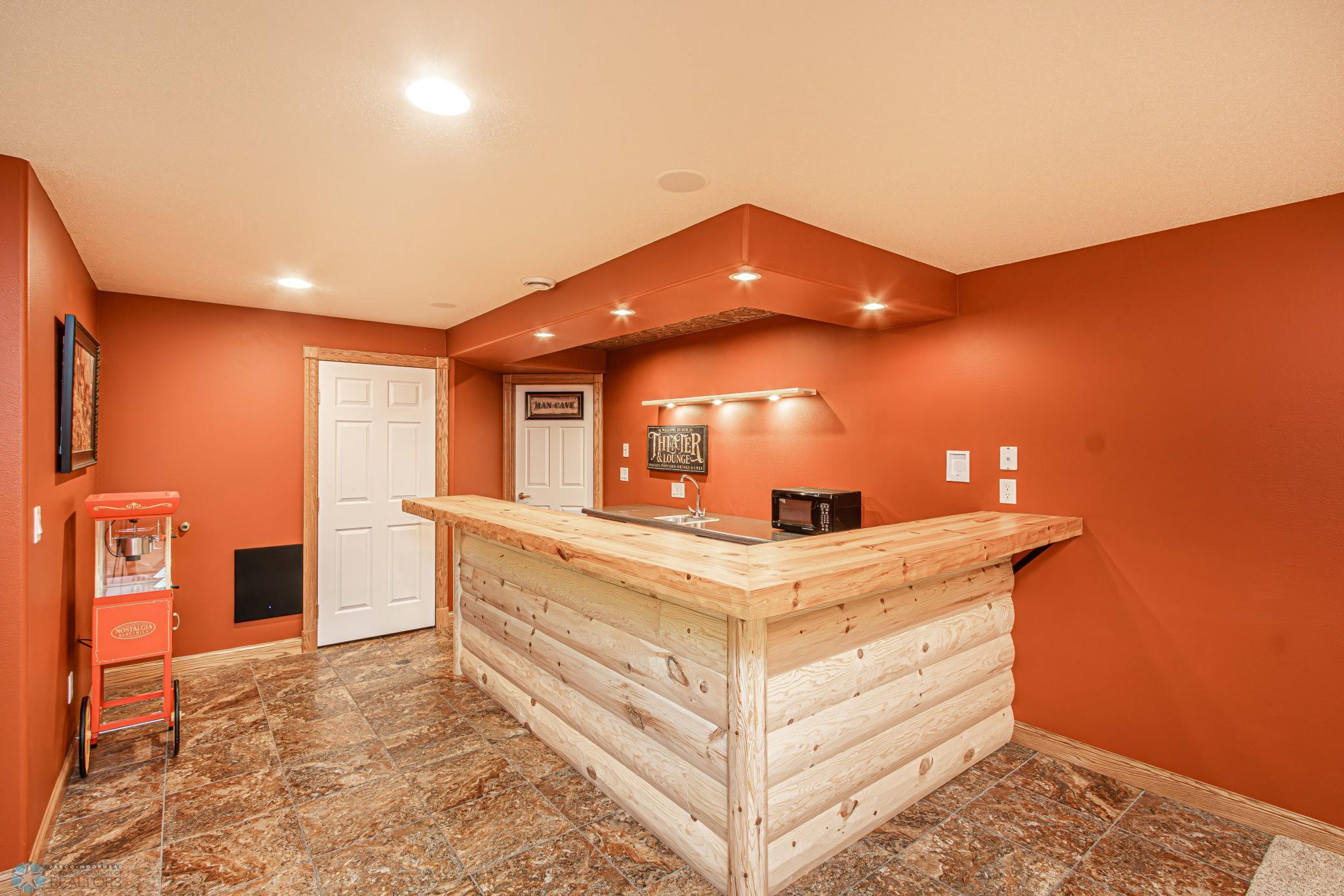 Bar_2.jpg