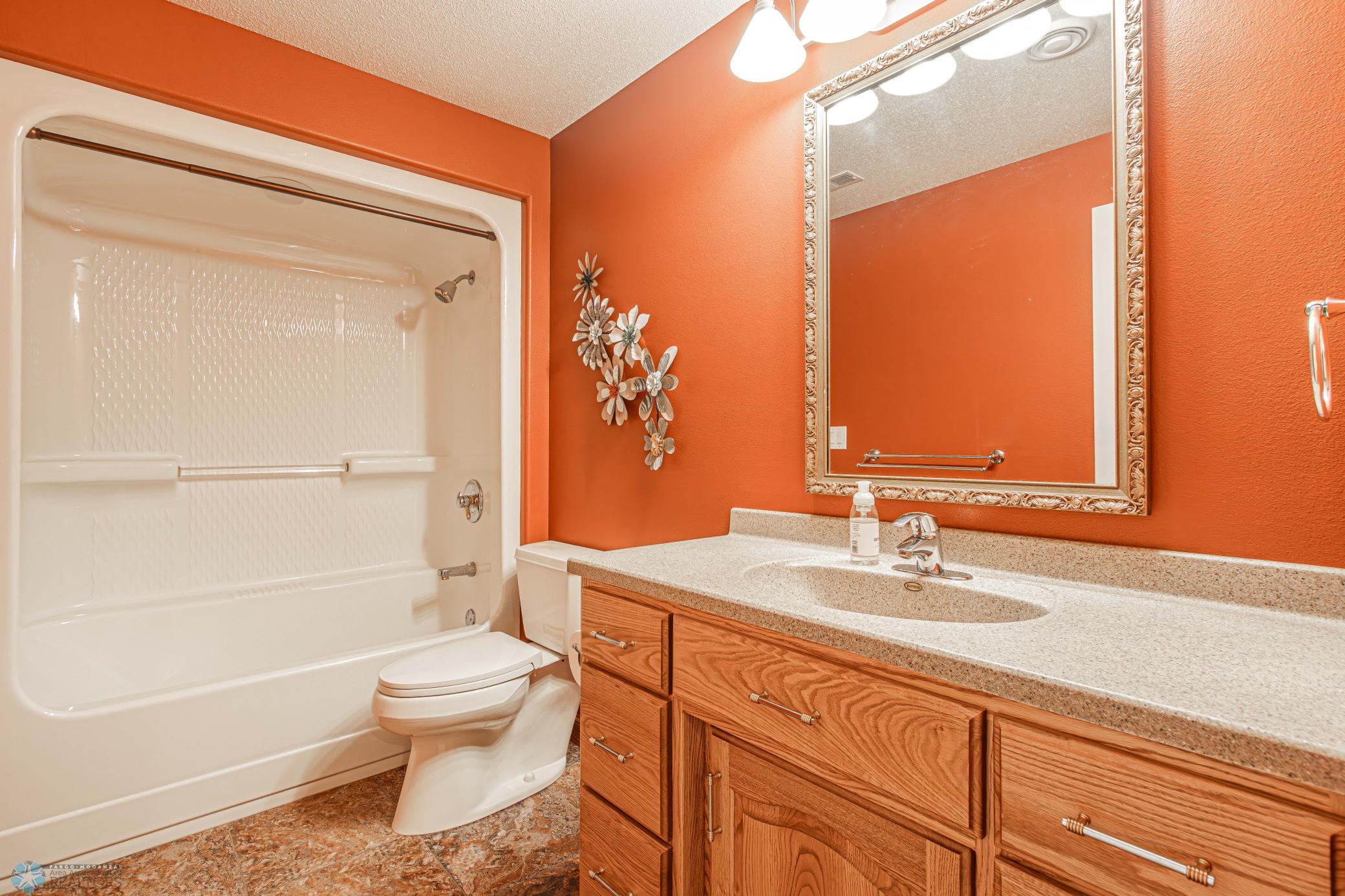 Basement_Bathroom2_1.jpg