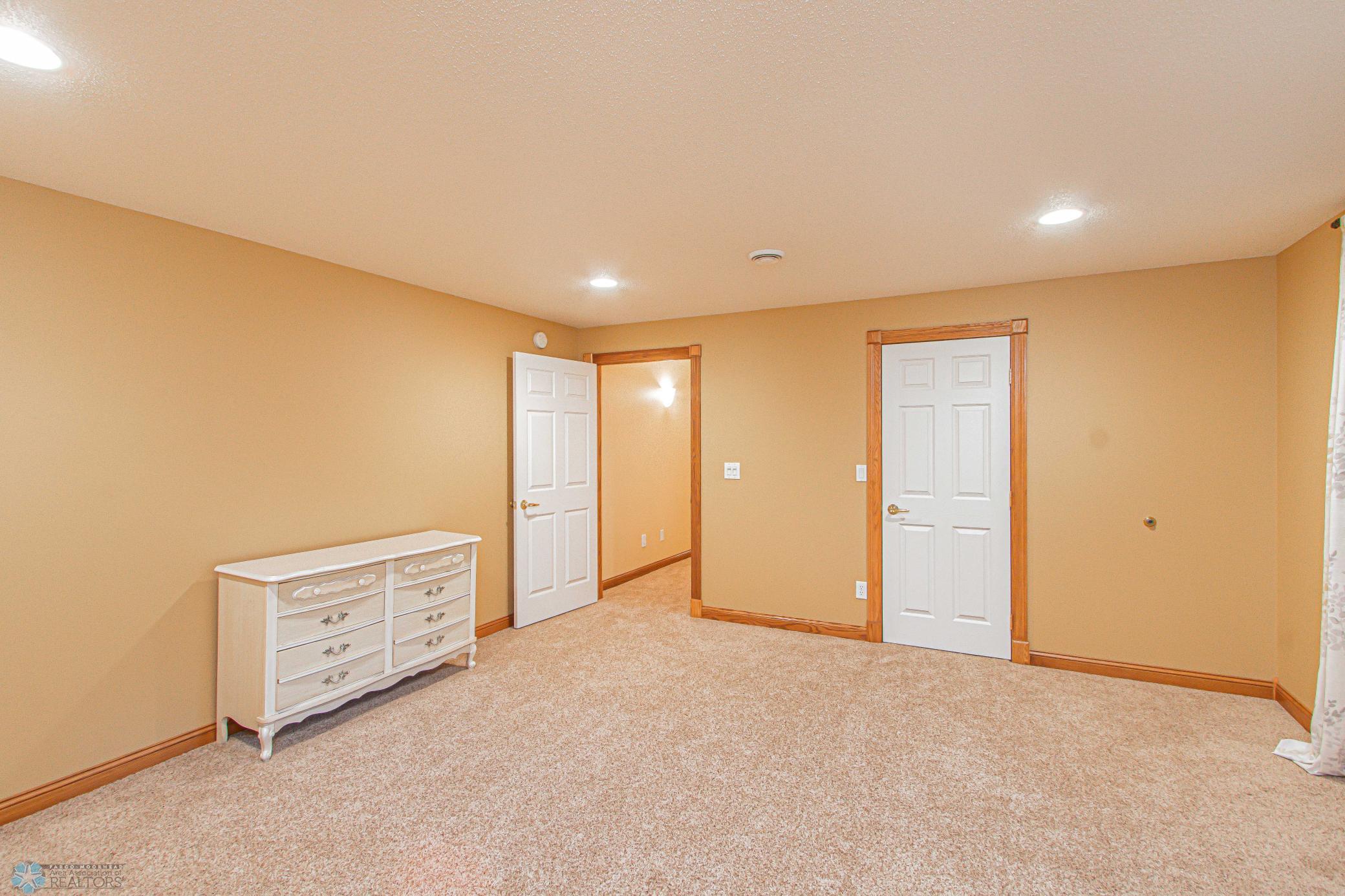 Basement_Bedroom2_2.jpg