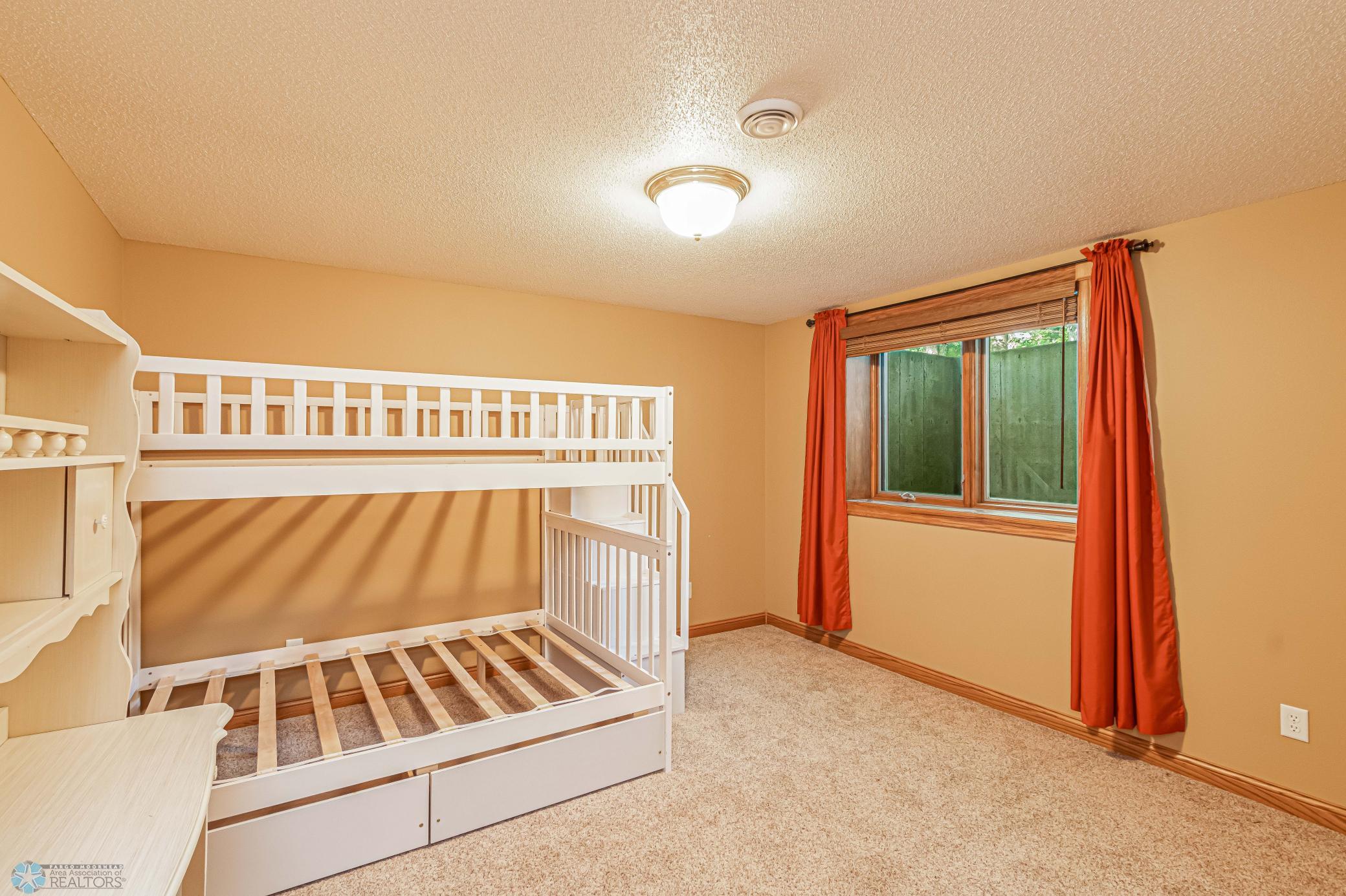 Basement_Bedroom1_1.jpg
