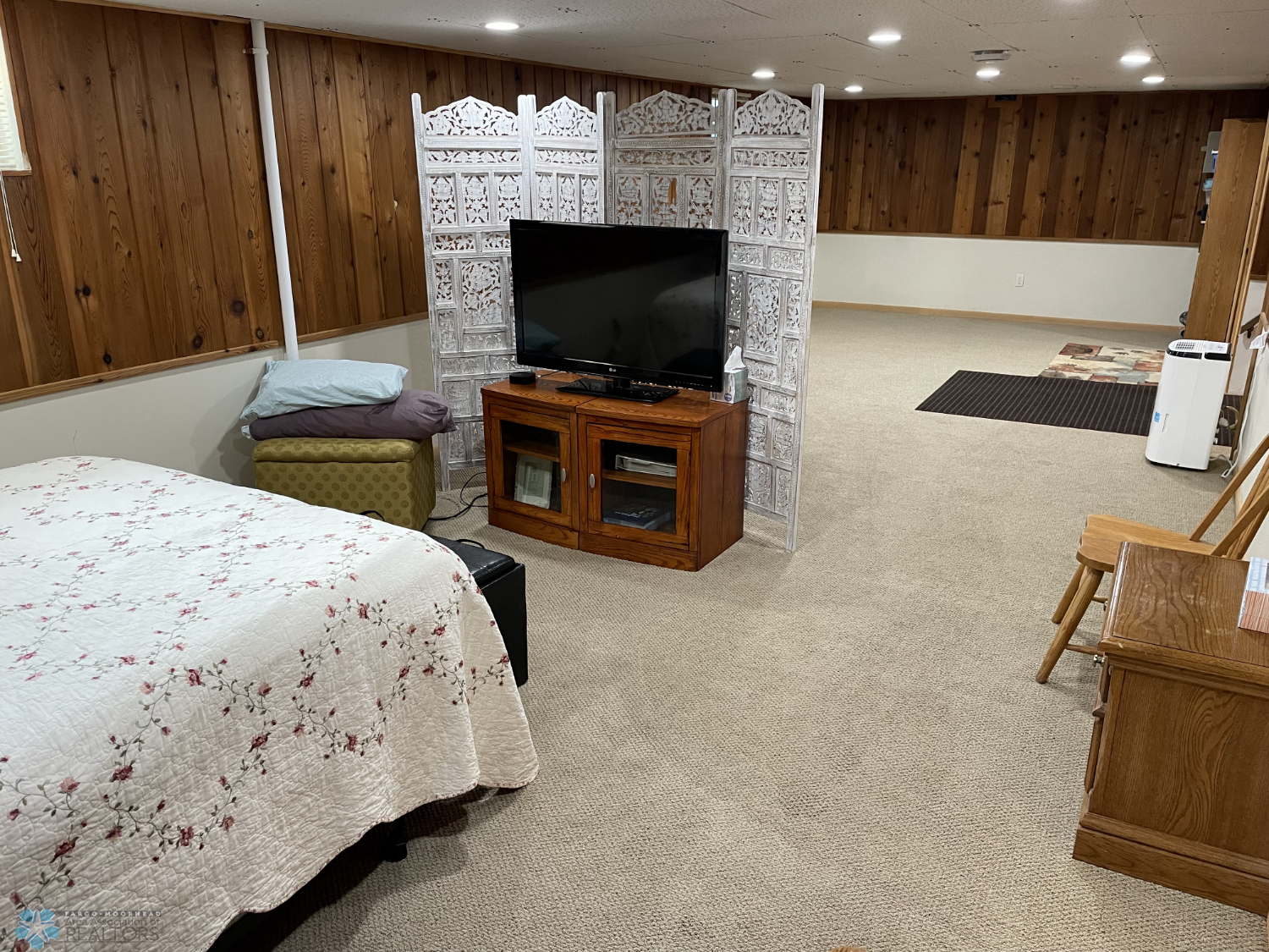 Huge basement family room - 5.png