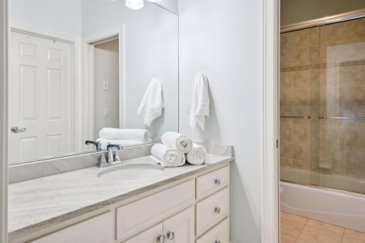 18369 Nicklaus Way, Eden Prairie, MN 55347