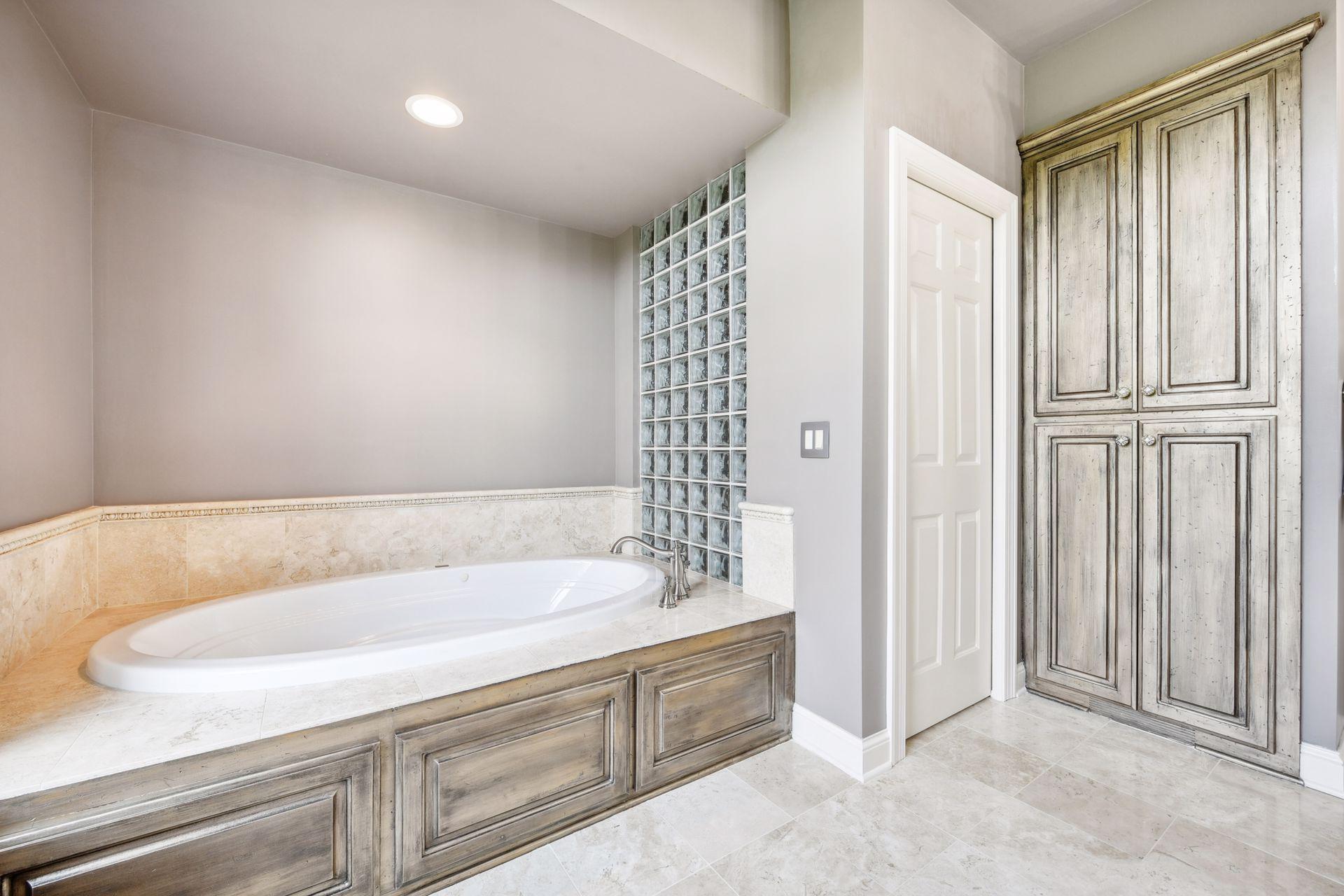 Seperate soaking tub and walk-in shower