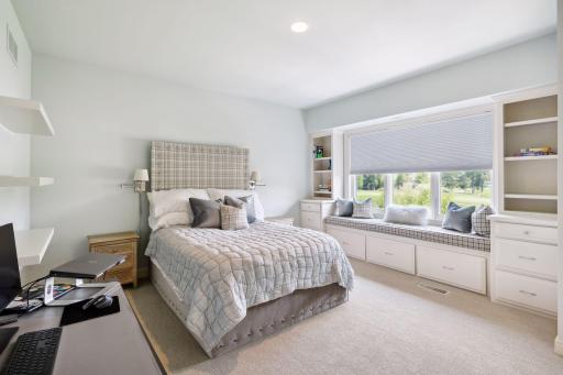18369 Nicklaus Way, Eden Prairie, MN 55347