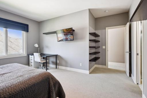 18369 Nicklaus Way, Eden Prairie, MN 55347
