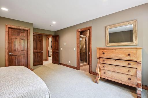 18369 Nicklaus Way, Eden Prairie, MN 55347